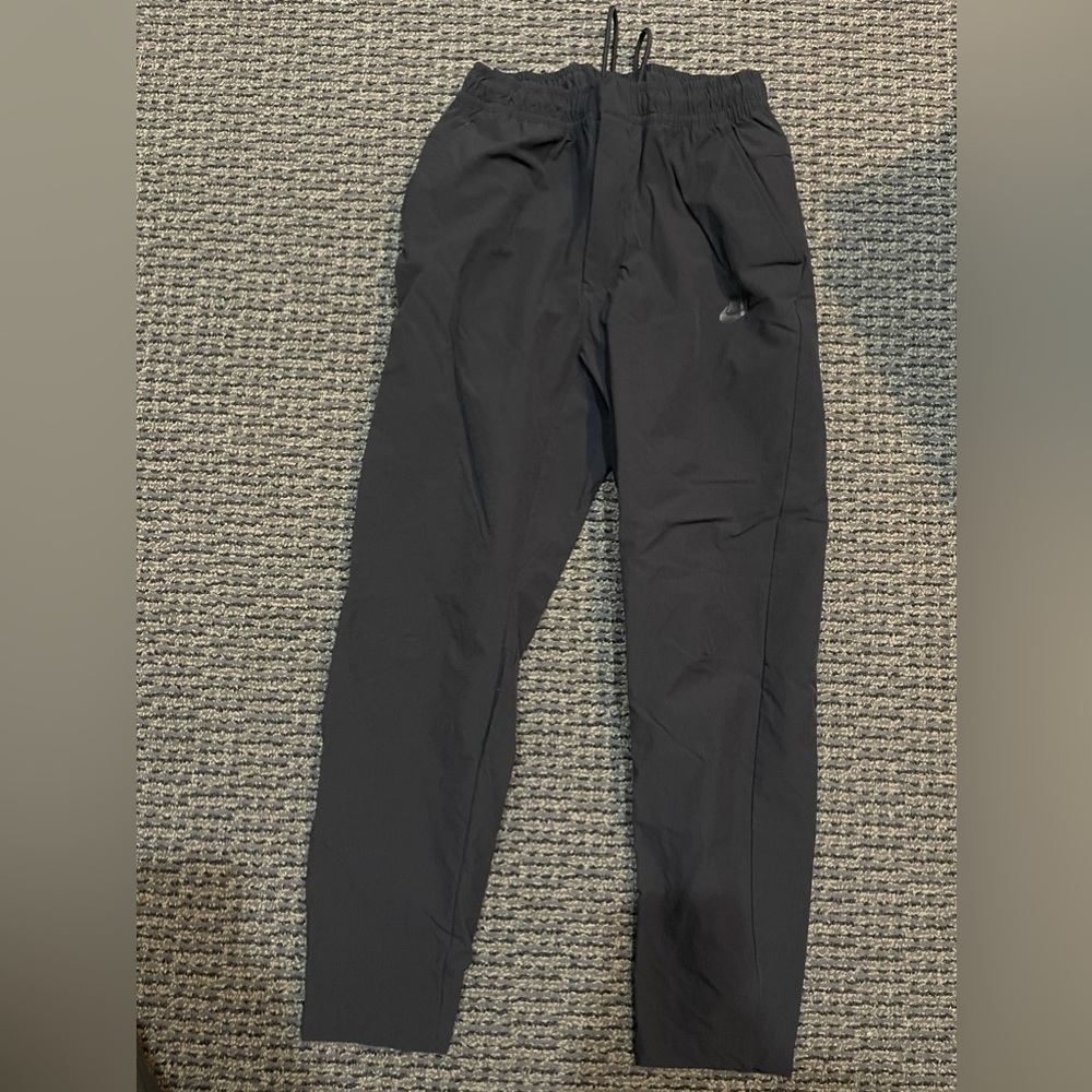 Black Nike Joggers in a medium.